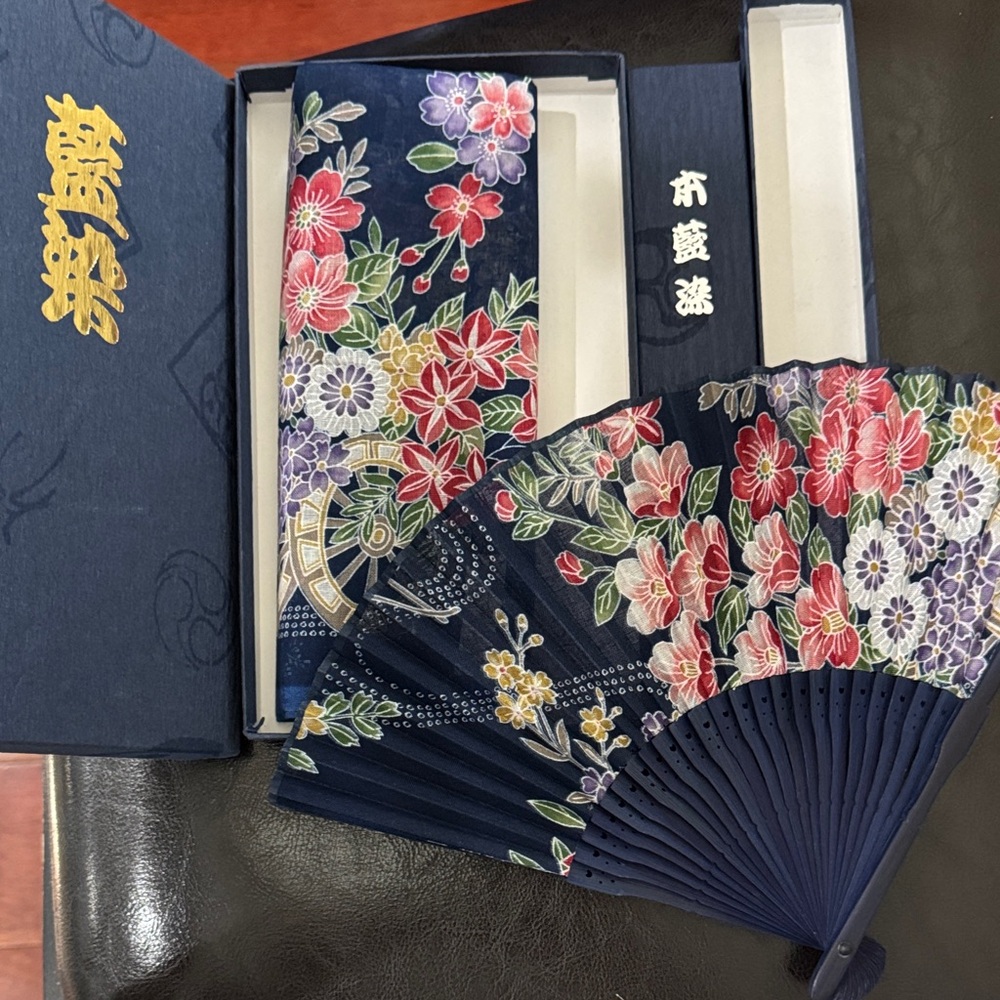 NEW handkerchief and matching fan gift box set.